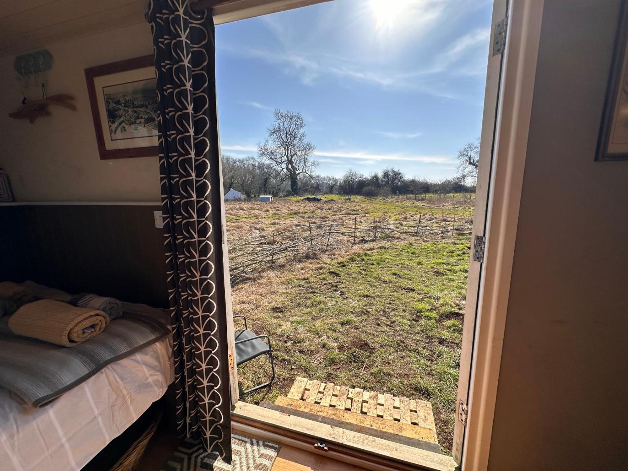Buzzard Holt Hosting Hotel Buckingham Exterior photo